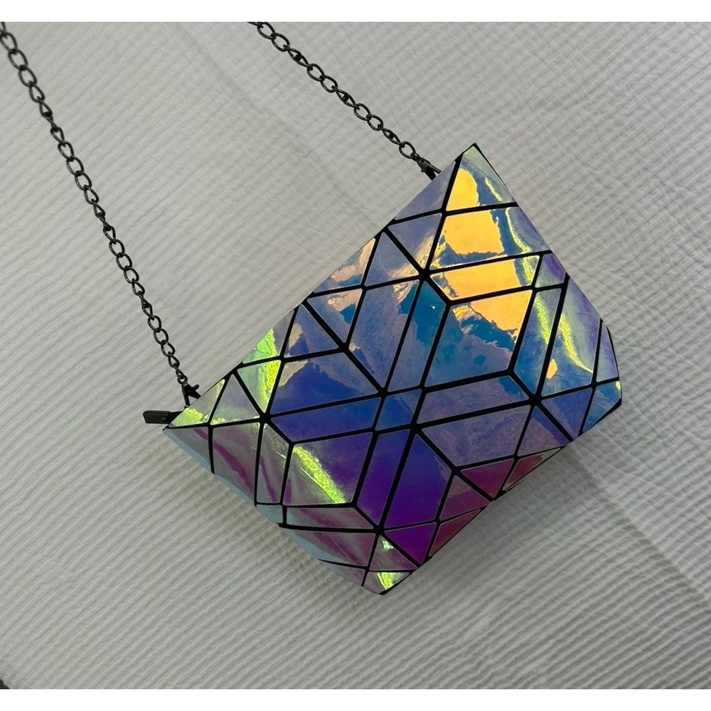 Hot Look Geometric Luminous‎ Iridescent Holographic Crossbody Purse